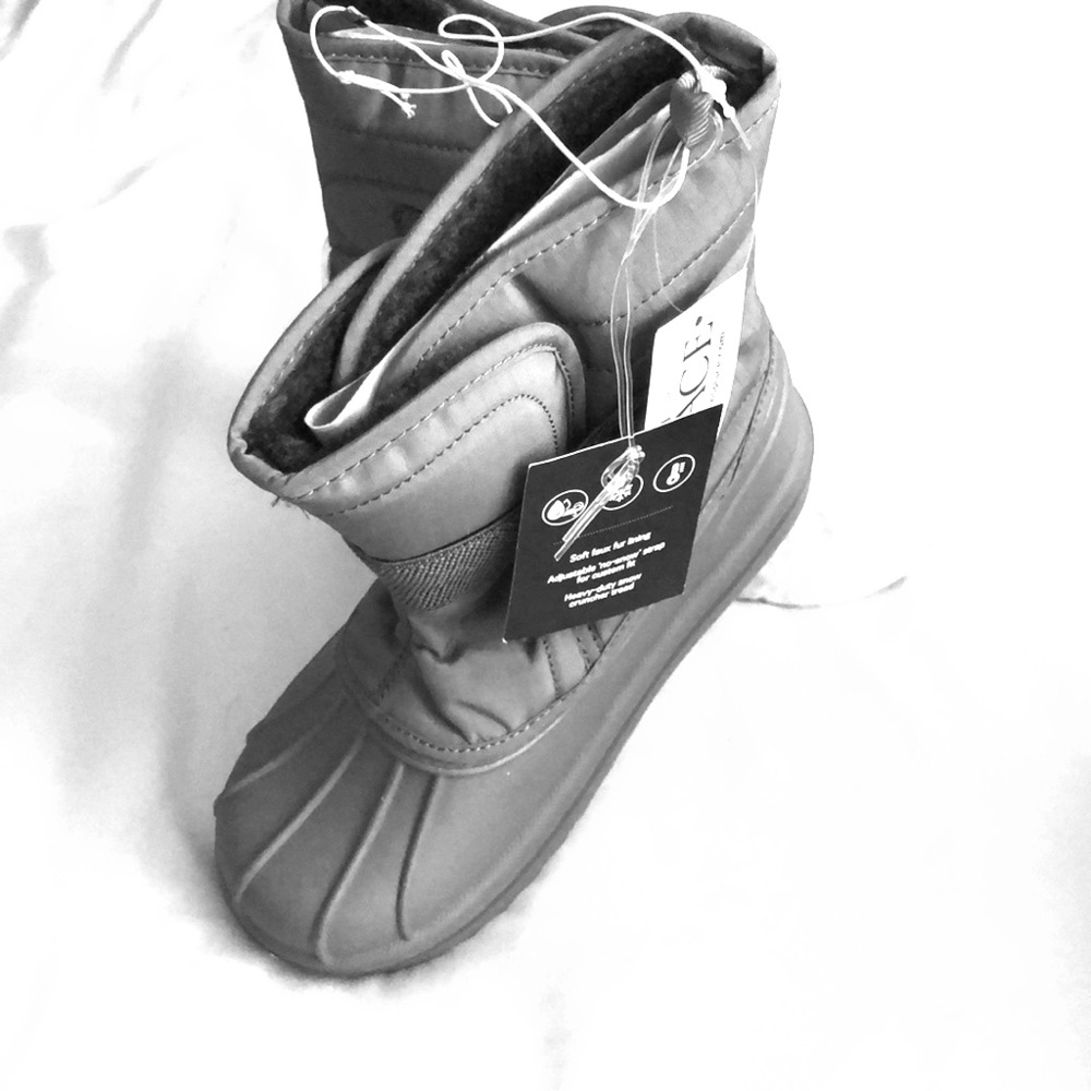 Snow boots